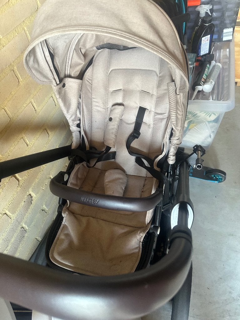 Mutsy evo kinderwagen + opstap, Gebruikt, Verstelbare duwstang, Mutsy, Ophalen