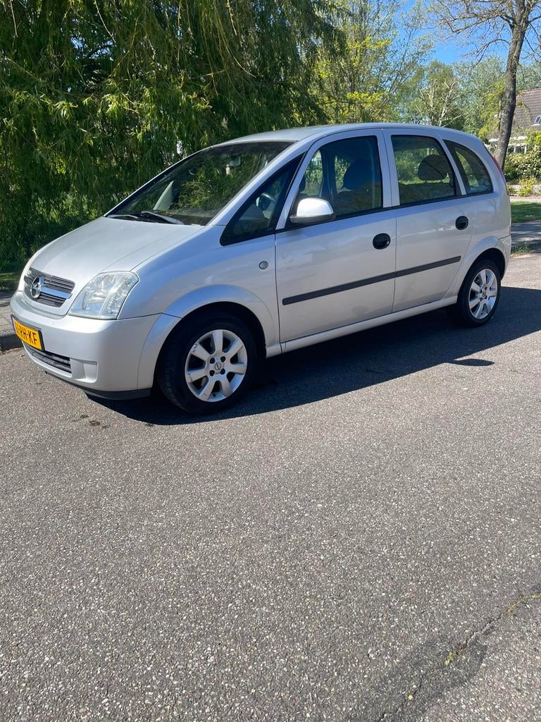 Opel 1.6-16V zeer nette auto, Voorwielaandrijving, 4 cilinders, 1600 cc, Metallic lak