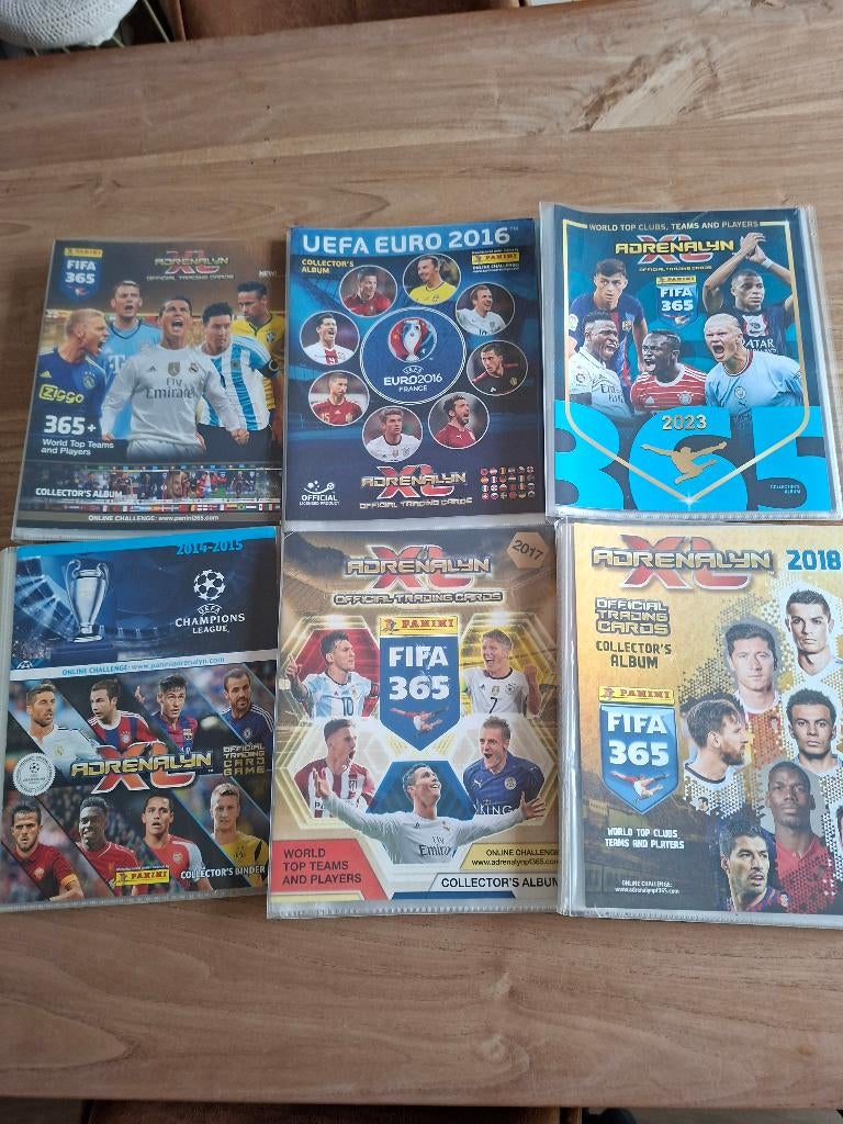 6 Verzamel albums voor voetbalkaarten, Verzamelen, Sportartikelen en Voetbal, Ophalen of Verzenden, Zo goed als nieuw, Buitenlandse clubs