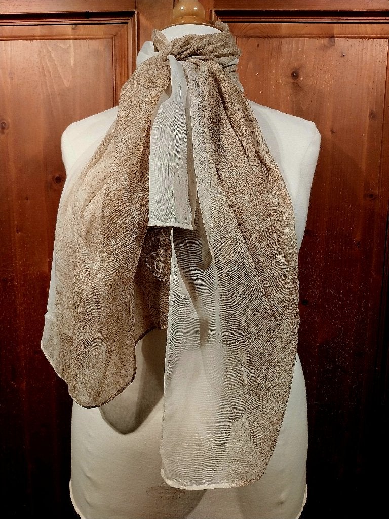 mooie sjaal beige crème paisley, Kleding | Dames, Ophalen of Verzenden, Nieuw, Maat 46/48 (XL) of groter, Sjaal