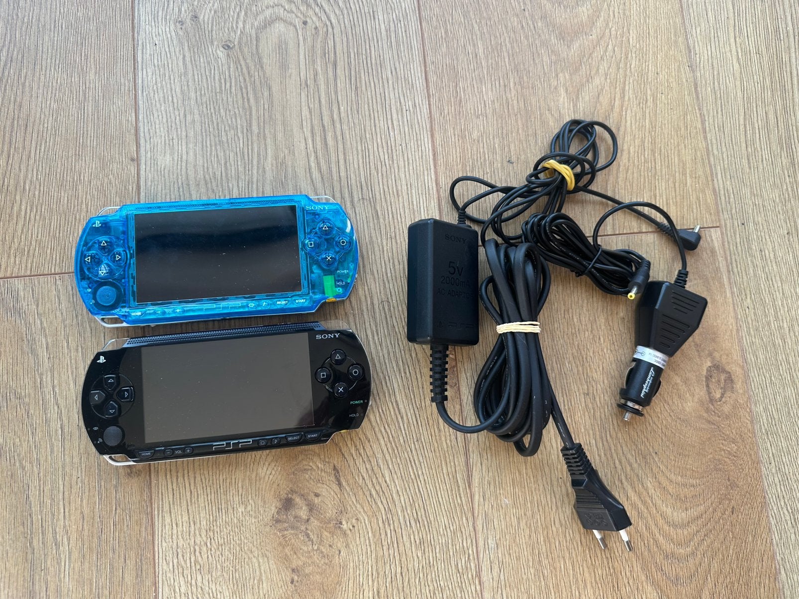 2x psp (zonder accu) in een koop weg!!!, Spelcomputers en Games, Spelcomputers | Sony PSP, Ophalen of Verzenden, Zo goed als nieuw