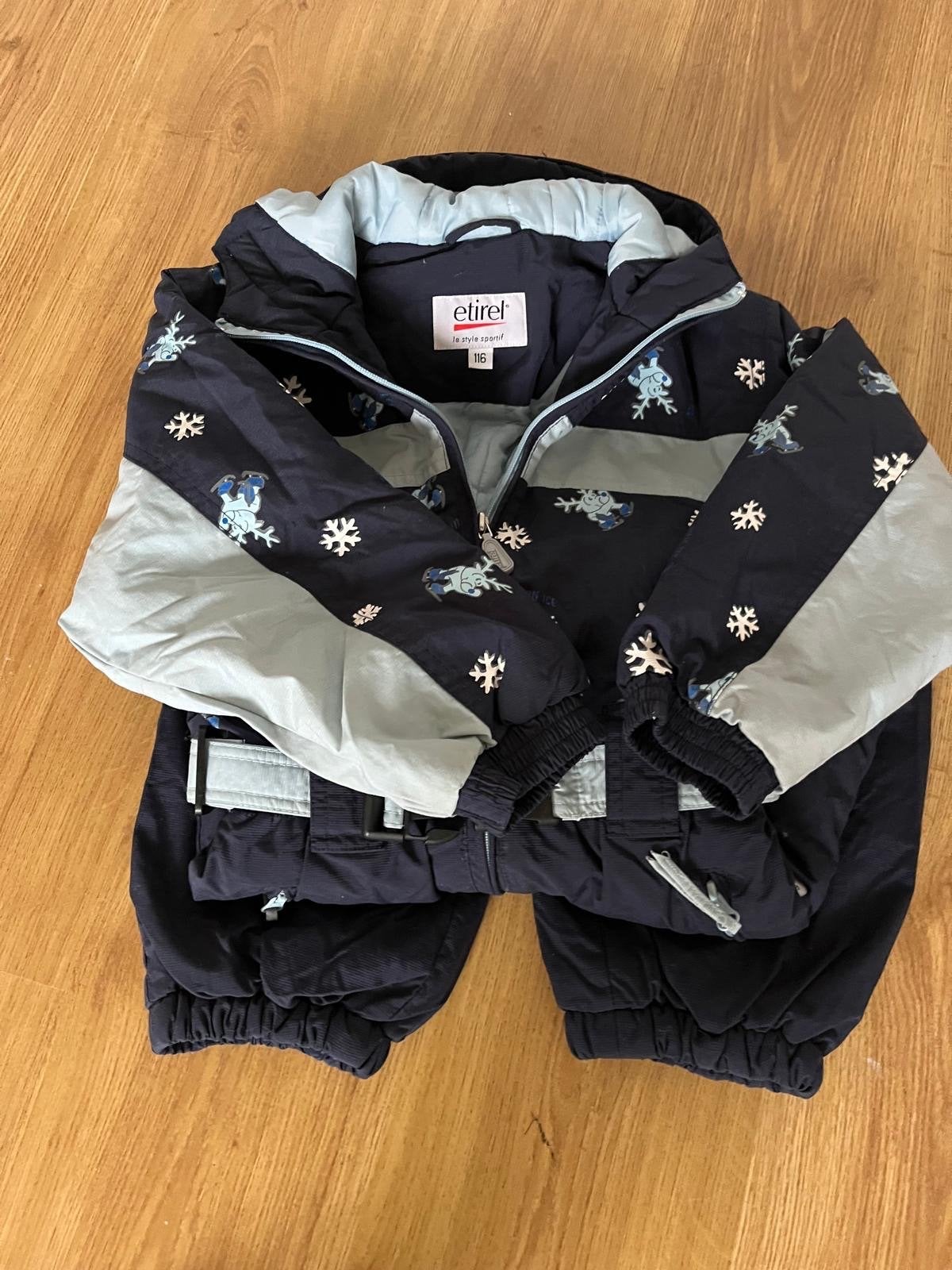 Etirel skipak maat 116 - Donkerblauw met sneeuwpoppen, Ophalen of Verzenden, Zo goed als nieuw, Maat 38/40 (M), Pak