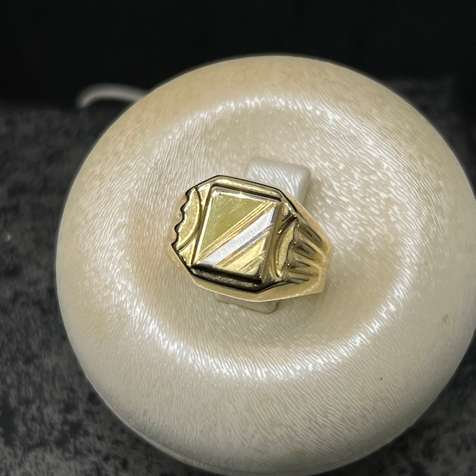 14 karaat gouden zegelring ring heren, Ophalen of Verzenden, Zo goed als nieuw, Goud, Dame