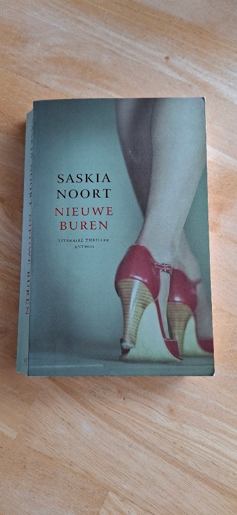 NIeuwe buren (Saskia Noort), Gelezen, Saskia Noort, Ophalen of Verzenden, Nederland