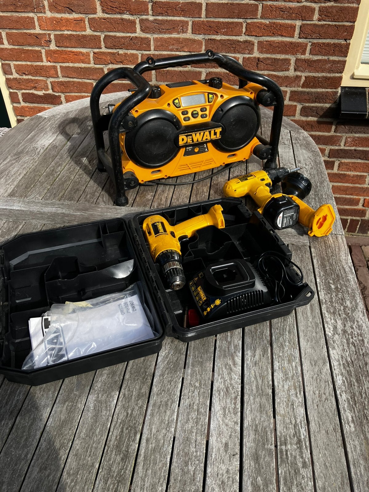 Dewalt schroefmachines en radio, Ophalen of Verzenden, Zo goed als nieuw