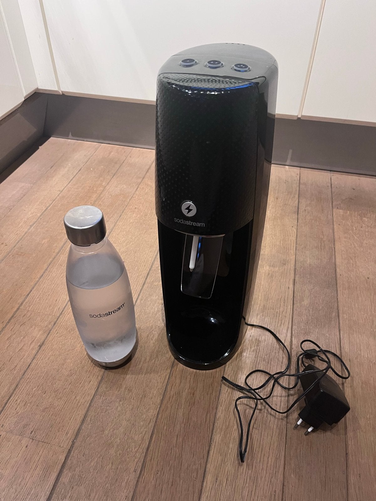Sodastream One Touch - Zwart, inclusief fles, Witgoed en Apparatuur, Ophalen, Zo goed als nieuw
