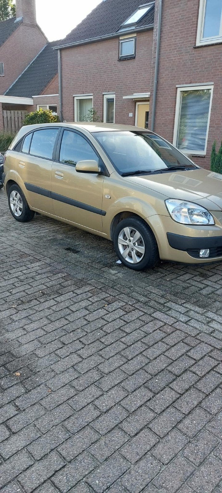 Kia Rio 1.4 HB 2008 Beige, Auto's, Voorwielaandrijving, 4 cilinders, 1054 kg, Origineel Nederlands