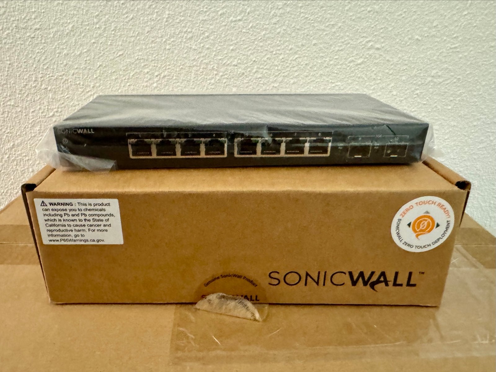 SonicWall SWS12-8 Managed Netwerk Switch, Computers en Software, Netwerk switches, Ophalen of Verzenden, Zo goed als nieuw