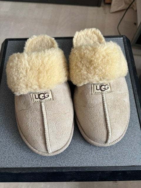 UGS Slippers, 100% Origineel maat 40., Slippers, UGG, Beige, Ophalen of Verzenden