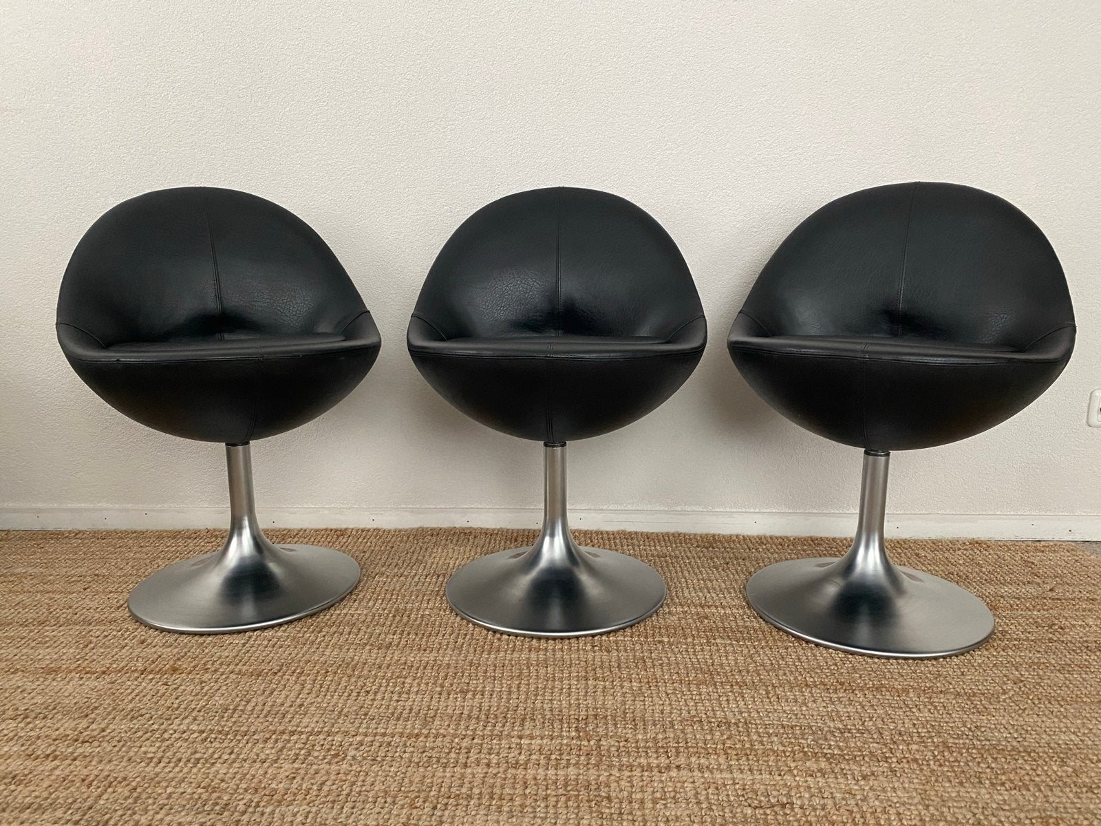 3x Borje Johanson Venus Design stoelen, zwart leer, Ophalen, Gebruikt, Drie, Zwart