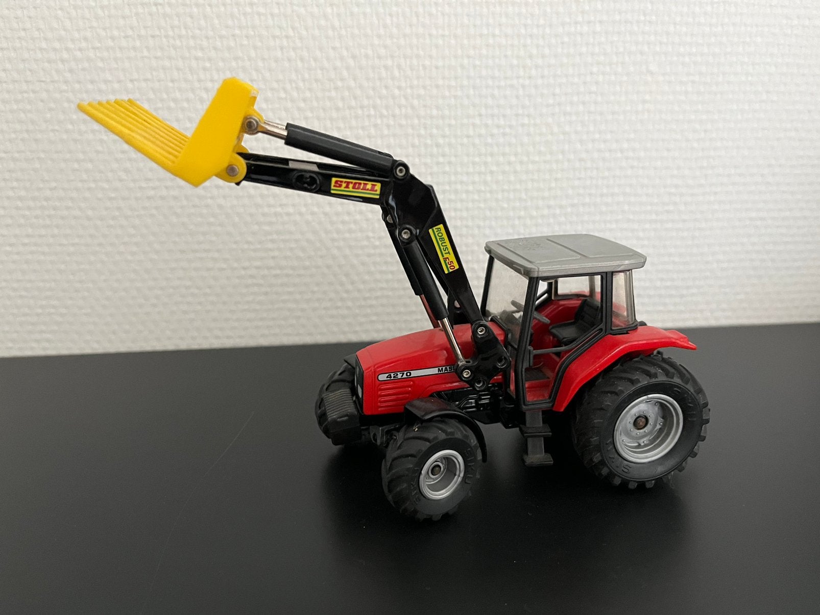 MF 4270 siku 1:32, Hobby en Vrije tijd, Modelauto's | 1:32, Zo goed als nieuw, Tractor of Landbouw, SIKU, Ophalen of Verzenden
