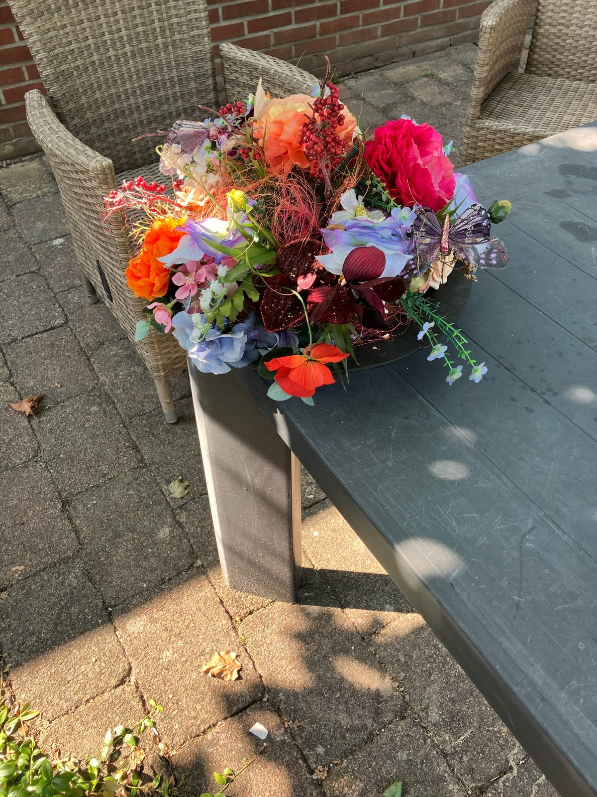 Kleurrijk kunstbloemstuk, Binnen, Inclusief accessoires, Textiel, Ophalen of Verzenden