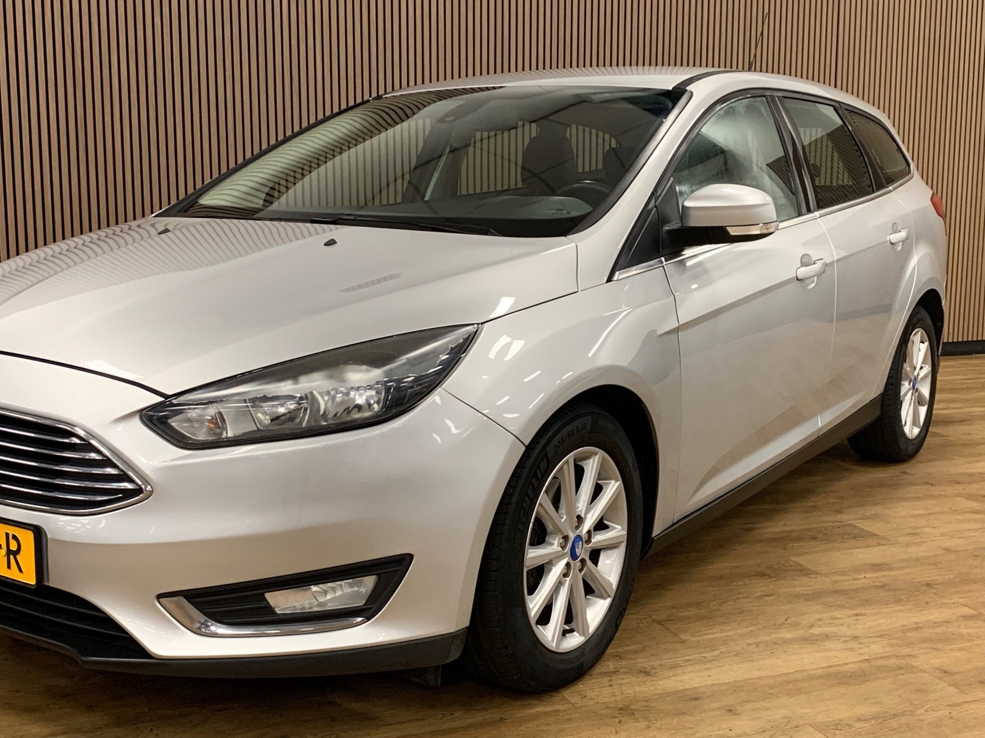 Ford Focus Wagon 1.0 Titanium Edition|139000KM|Navigatie|Cli, Gebruikt, Automatische klimaatregeling, Handgeschakeld, 1216 kg
