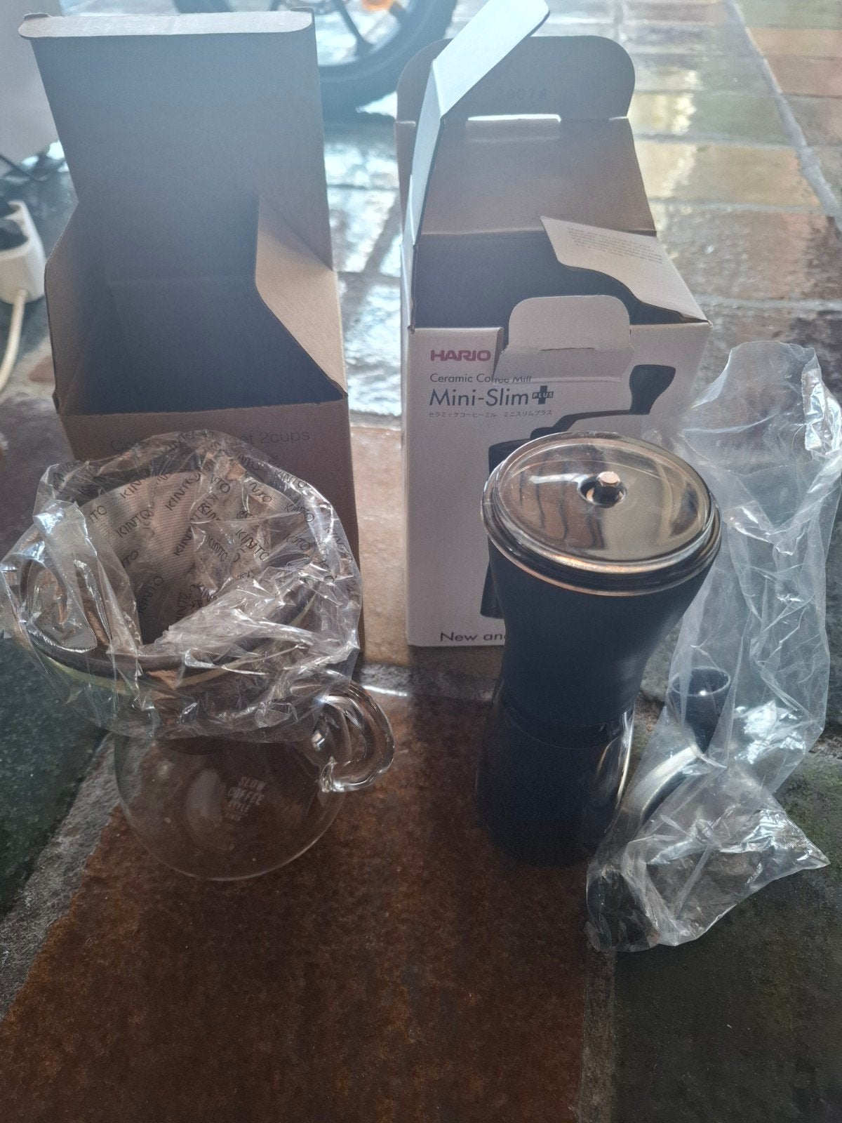 Hario Mini-Slim+ Koffiemolen en Koffie karaf set, Overige modellen, Nieuw, Ophalen of Verzenden, 2 tot 4 kopjes