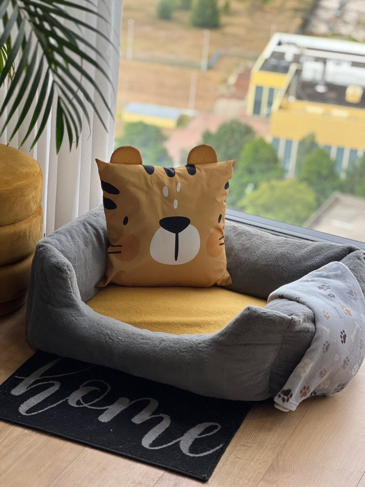 Luxury Adori Dog Bed 78x65 cm – Like New, Ophalen of Verzenden