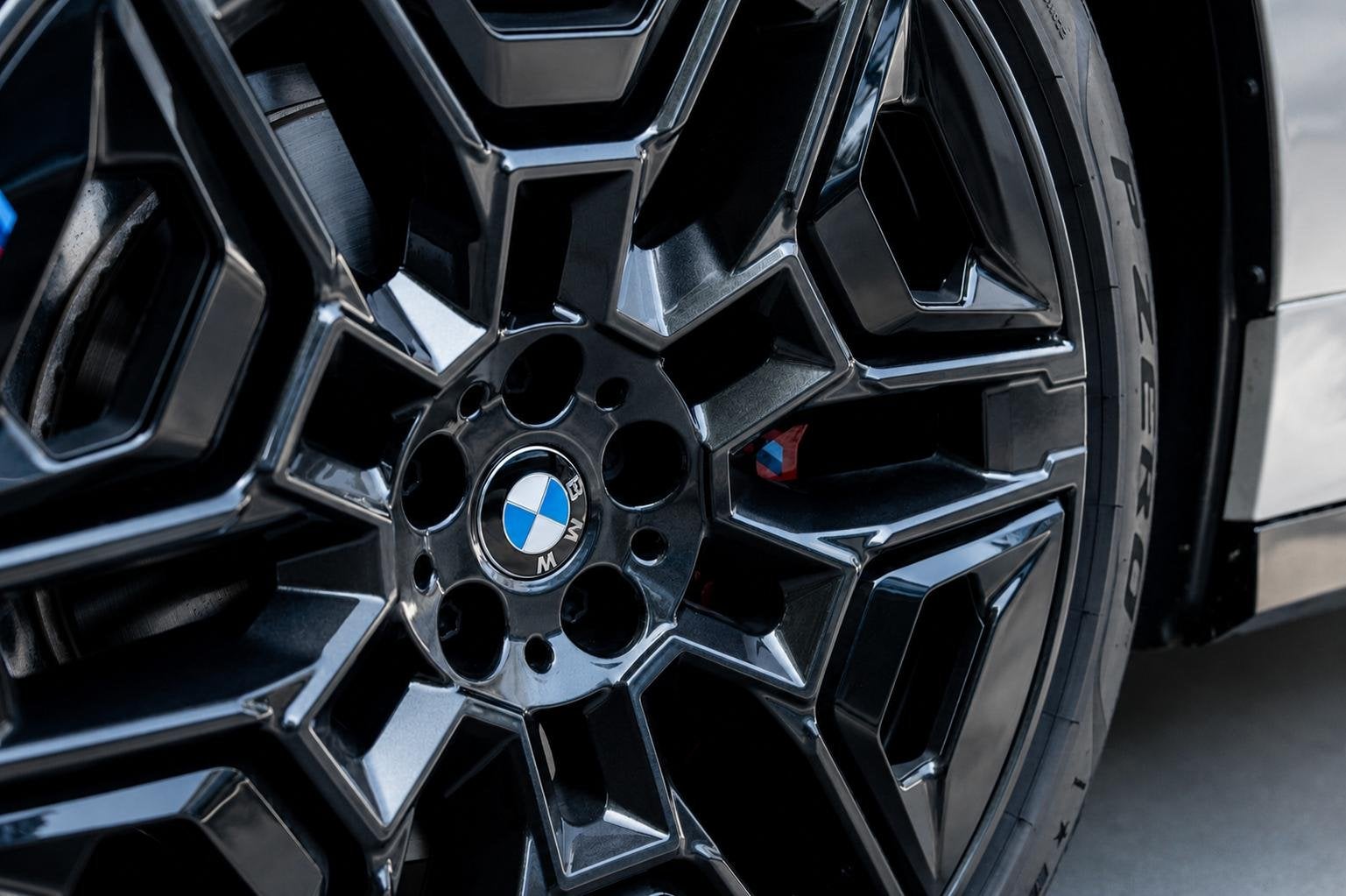 Foto 25 van BMW iX xDrive M70 112 kWh | Suite Amido | Snelwegassistent*