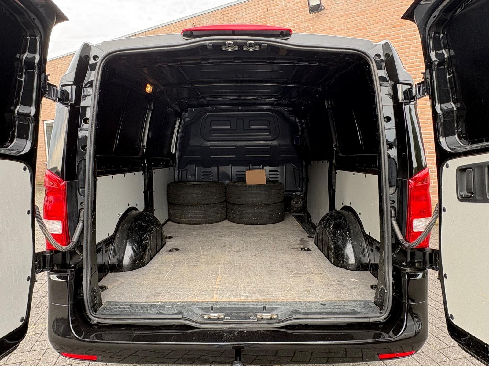 Mercedes-Benz Vito 114CDI 136PK Lang 9G-Tronic / Carplay / D, Auto's, Automaat, Gebruikt, 4 cilinders, Met garantie (alle)