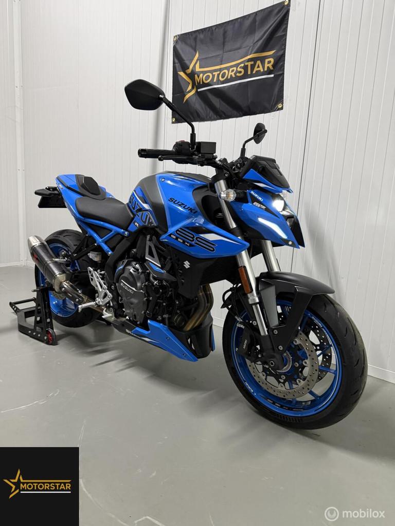 Suzuki GSX-8S - 2023 - Akrapovic - Topstaat!, Motoren, Motoren | Suzuki, Bedrijf, Meer dan 35 kW, Sportuitlaat, 776 cc