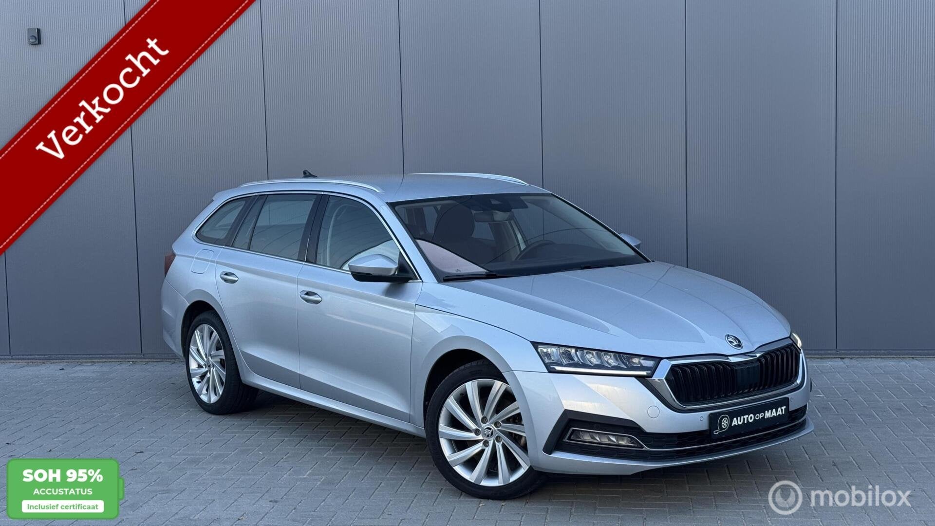 Skoda Octavia Combi 1.4 TSI PHEV Memory, LED, Keyless, Auto's, Stof, Zwart, Plug-in hybride, 1500 kg