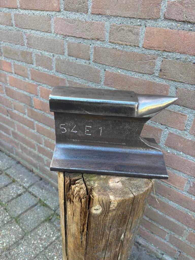Boekensteun treinrail aambeeld spoorrail metaal, Ophalen of Verzenden, Zo goed als nieuw