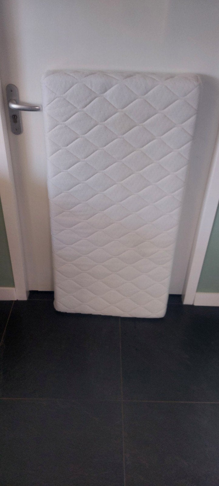 Matras plus kinderledikant  60 x 120 netjes ledikant krijg j, Ophalen of Verzenden, Twijfelaar, 190 cm of minder, 70 cm of minder