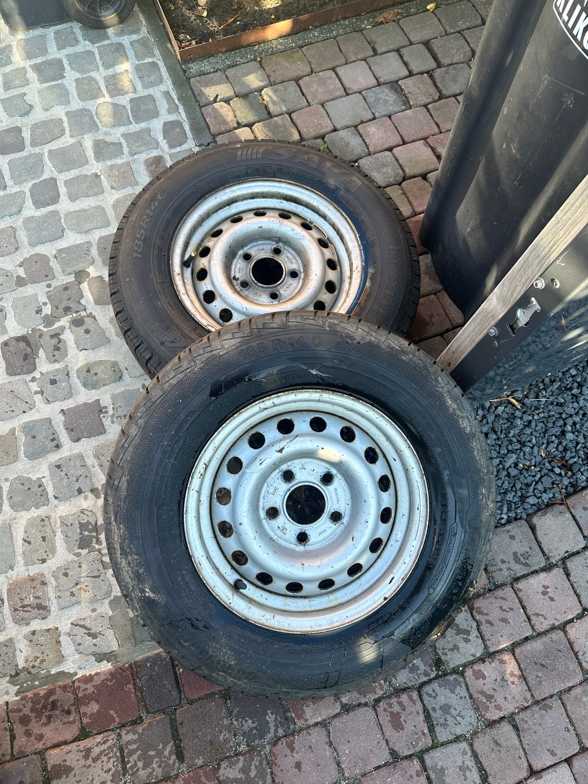 Twee caravan banden inclusief velg 185R14c 102/100, Auto-onderdelen, Banden en Velgen, 14 inch, Overige, Gebruikt, Banden en Velgen