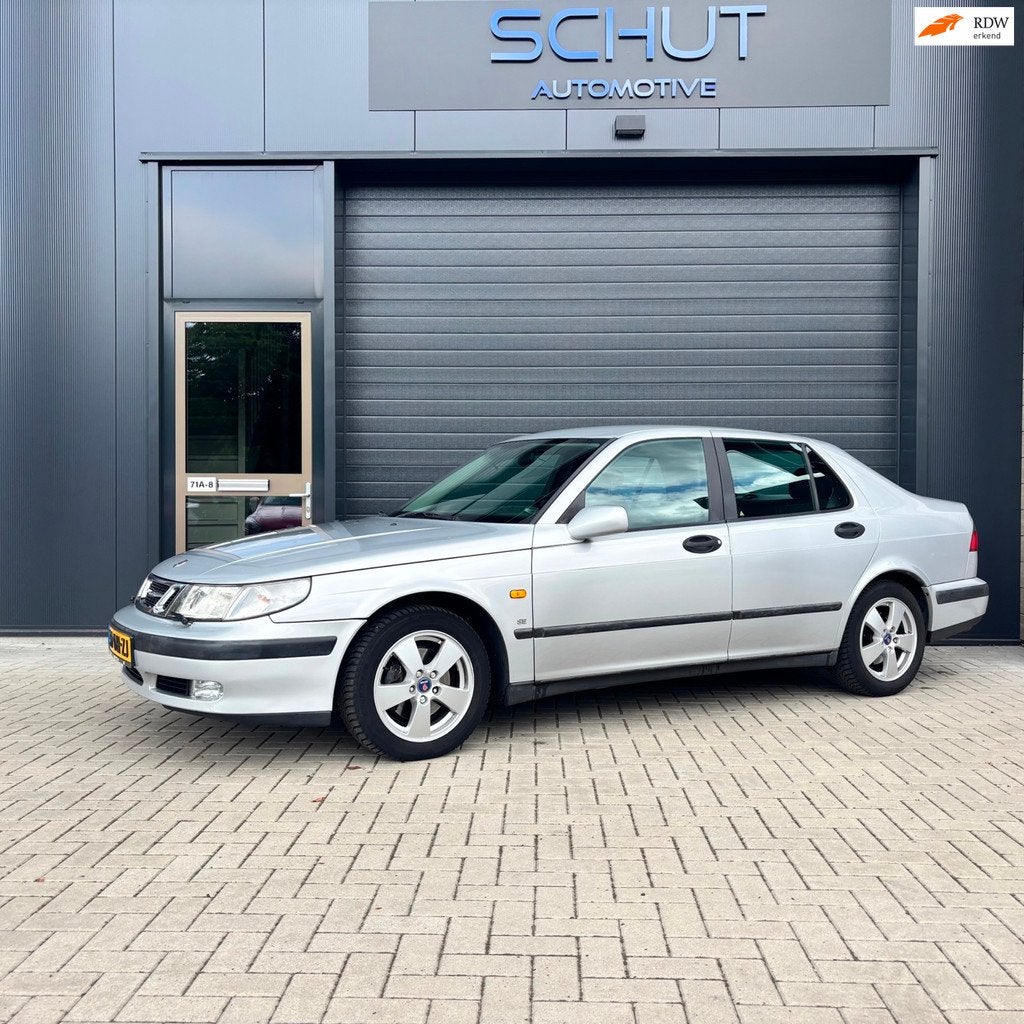 Saab 9-5 2.0t SE AUT | CLIMA | LEDER | CRUISE CONTROL | 17IN, Zwart, 4 cilinders, 150 pk, Bedrijf