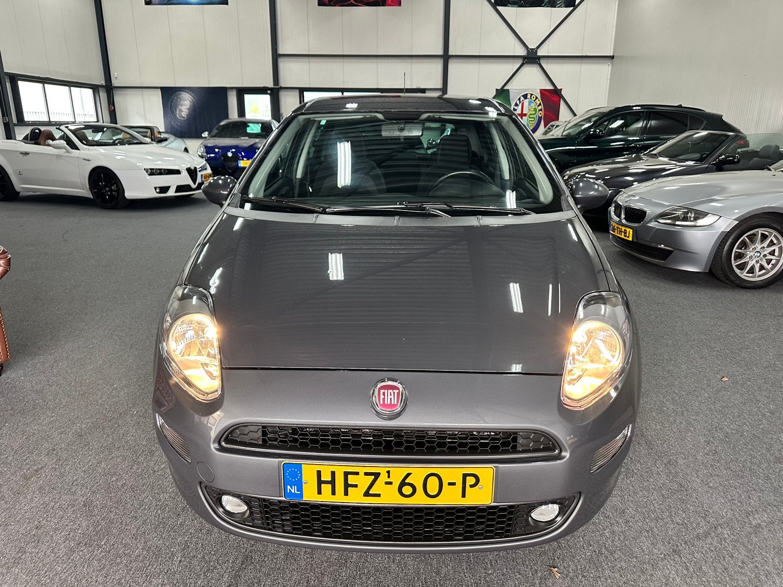 Fiat Punto Evo 1.4 77pk 5d 2017 Grijs, Voorwielaandrijving, Stof, Zwart, 4 cilinders