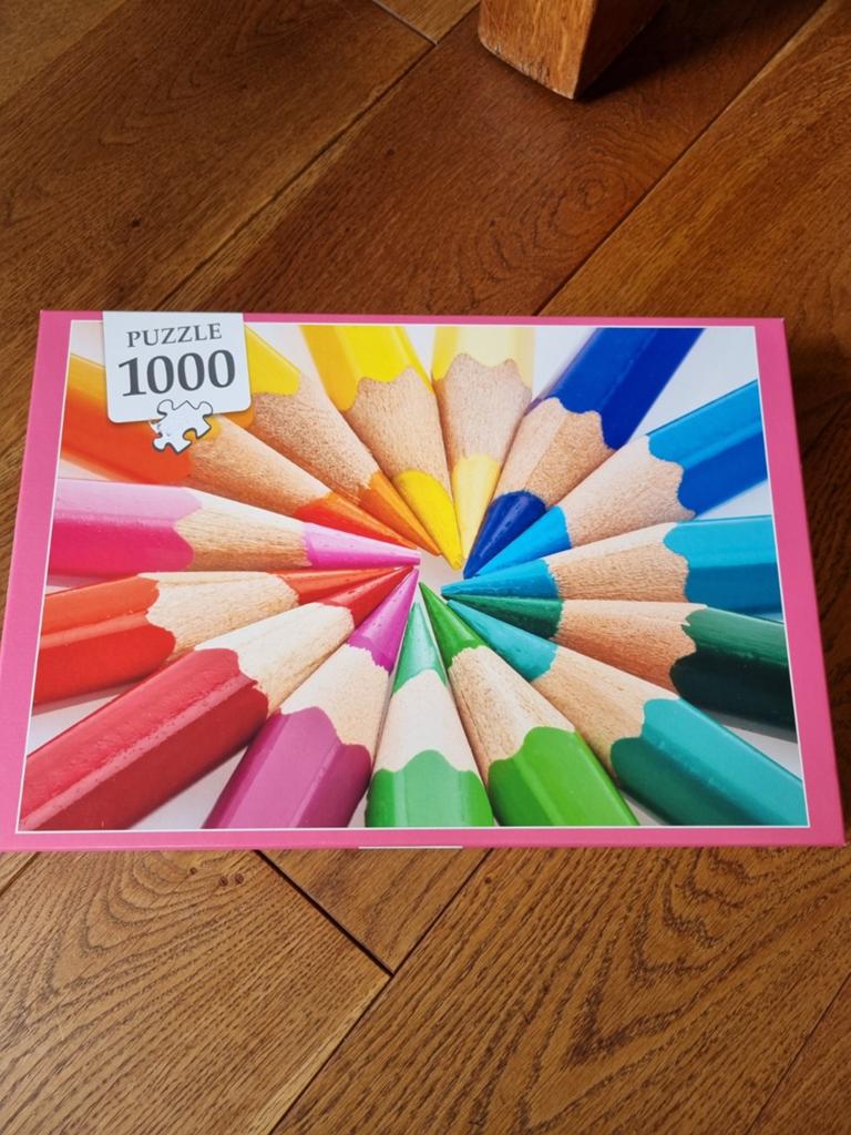 Legpuzzel,  1000 stukjes.  Potloden., Ophalen of Verzenden, 500 t/m 1500 stukjes, Zo goed als nieuw, Legpuzzel