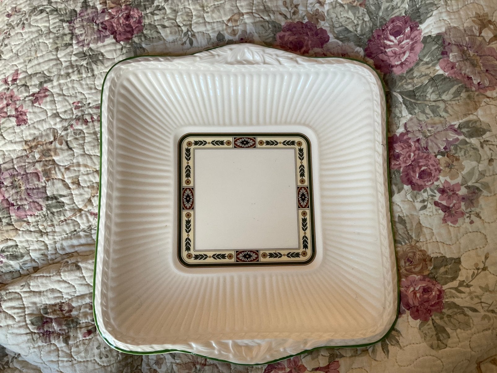 Wedgwood carlton, Ophalen of Verzenden, Zo goed als nieuw, Porselein, Schaal of Schalen