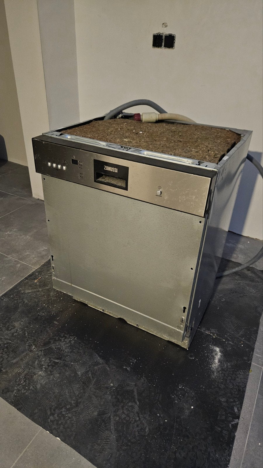 Zanussi inbouw vaatwasser, Ophalen, Gebruikt, Inbouw, Minder dan 85 cm