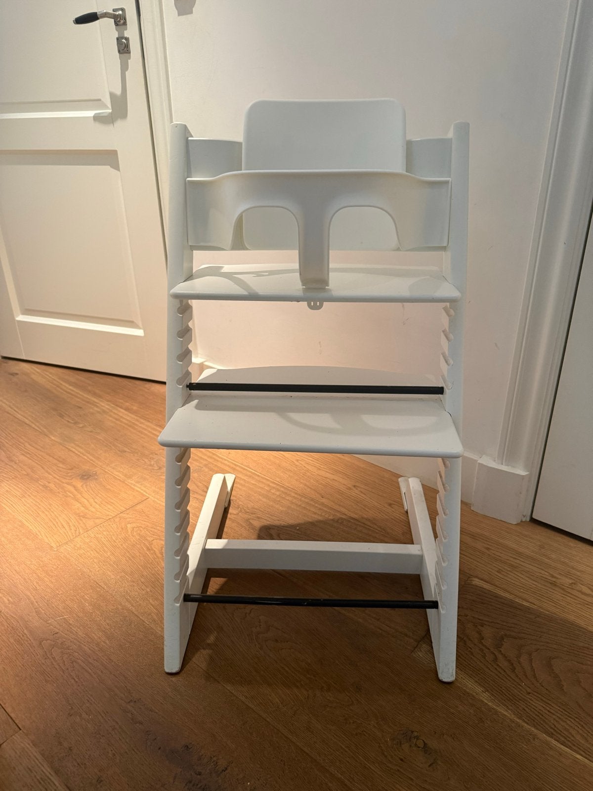 Witte Stokke Tripp Trapp kinderstoel met baby set, Ophalen, Gebruikt, Meegroeistoel, Aanschuifbaar