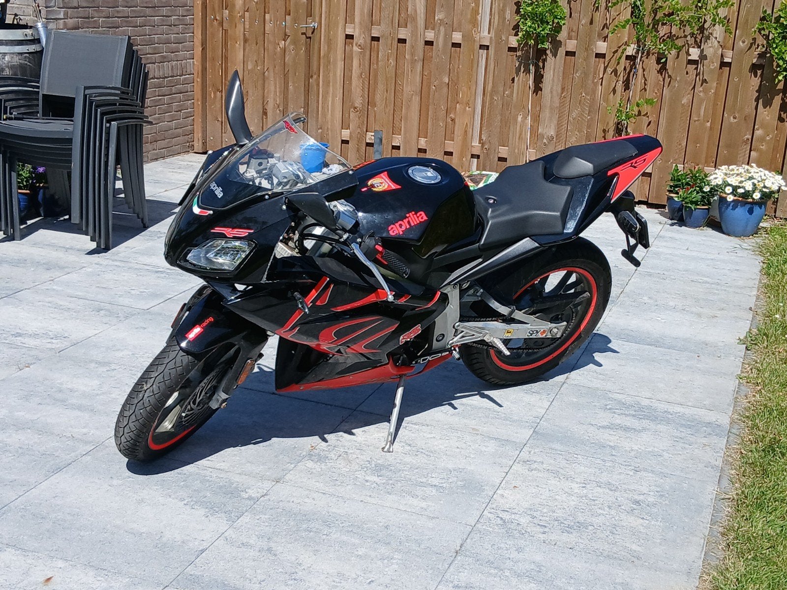 Aprilia RS50 2008 50cc - Lichte schade aan zijkap, Motoren, Gebruikt, Particulier, 1 cilinder, 50 cc