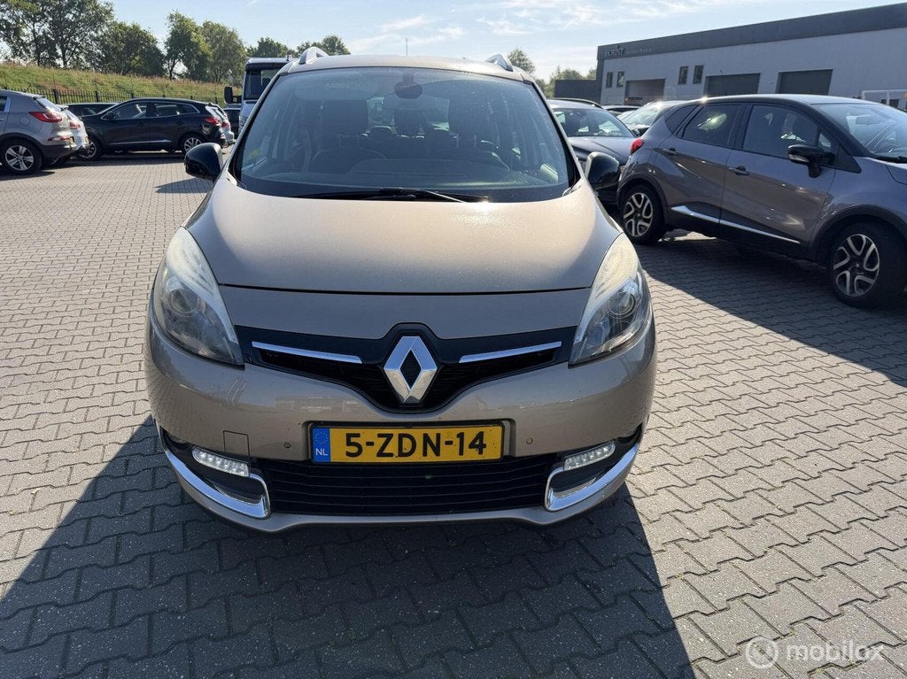 Renault Grand Scenic 1.5 dCi Bose 7 zits automaat, Auto's, Renault, Euro 5, Parkeersensor, Gebruikt, Zwart