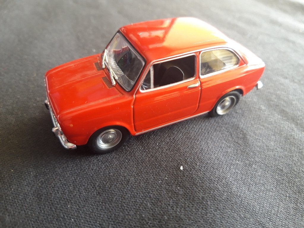 Fiat 850 Berlina 1964 - 1973 rood - Nieuwstaat, Ophalen of Verzenden, Zo goed als nieuw, Auto, Overige merken