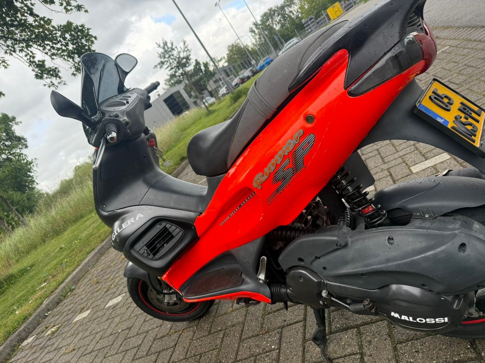 Gilera runner 172cc malossi fluo rosso, Ophalen
