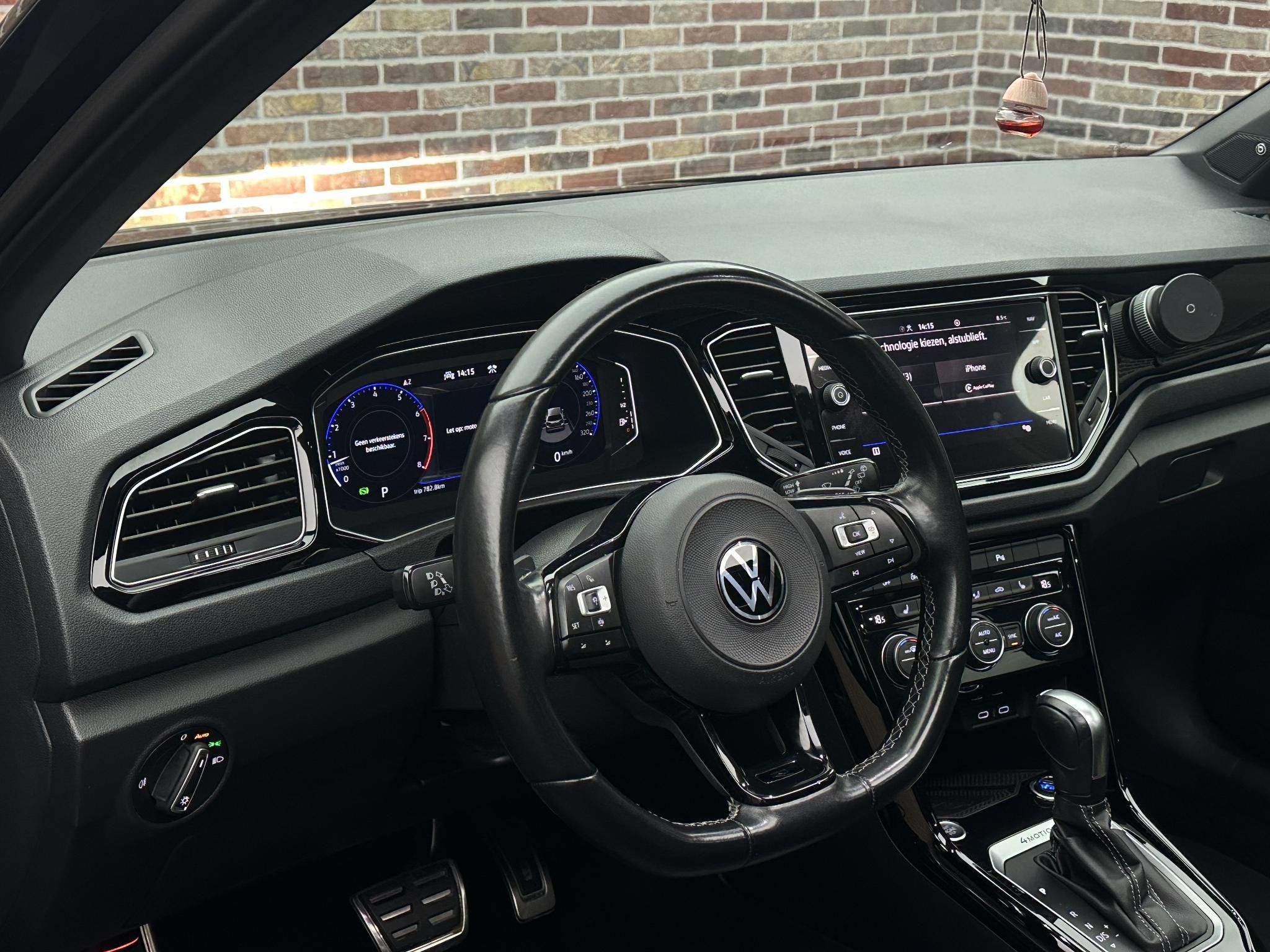 Volkswagen T-Roc 2.0 TSI 4Motion R Panorama Camera Beats Lee, Auto's, Volkswagen, Automatische klimaatregeling, Gebruikt, 4 cilinders