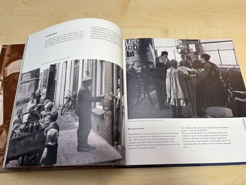 Leven in Grootmoeders Tijd — Nederland 1900-1960 in Beeld, Ophalen of Verzenden, Zo goed als nieuw