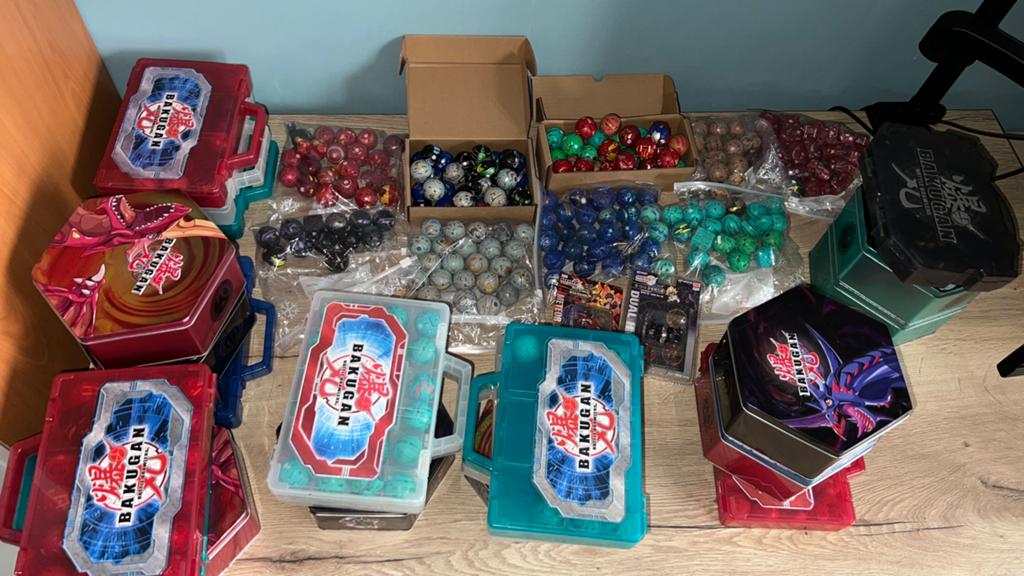 680+ BAKUGAN COLLECTION!, Verzamelen, Verzenden, Zo goed als nieuw