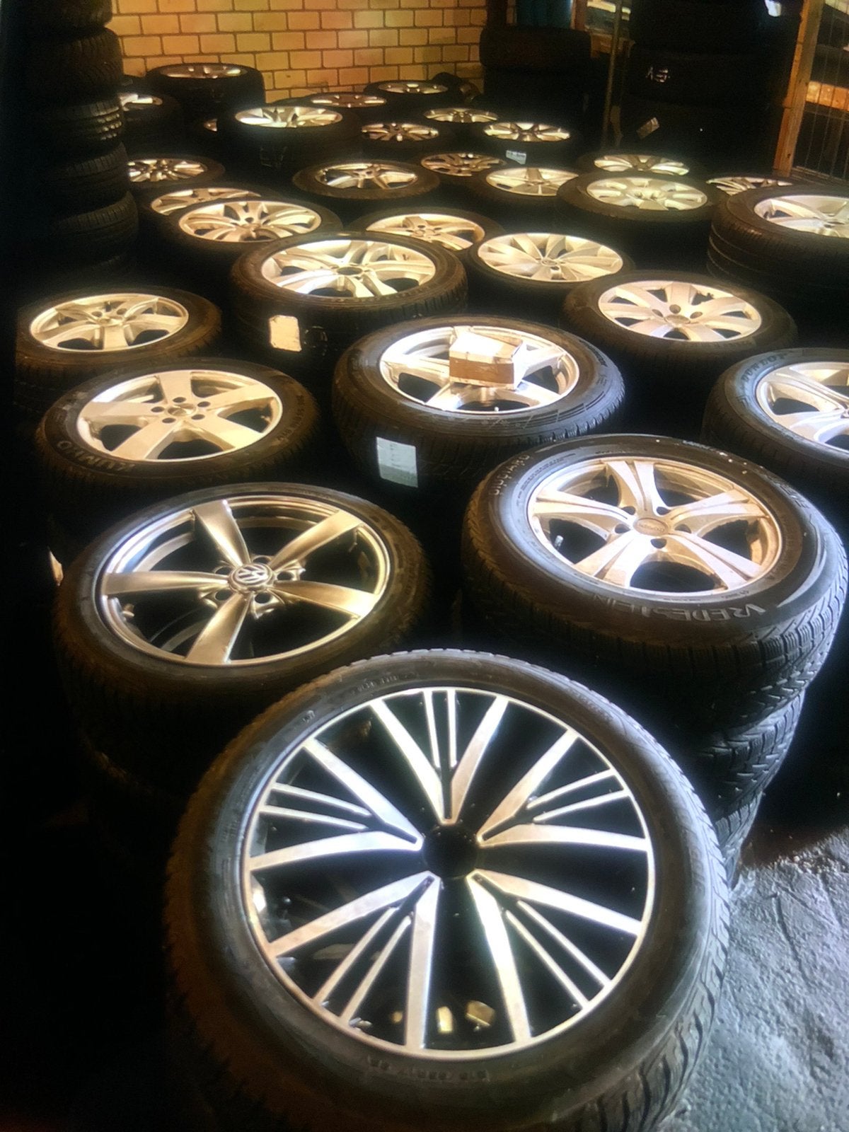 Partij 33 velgen met banden VAG Cupra mercedes Fiat BMW, Auto-onderdelen, Banden en Velgen, Ophalen, 18 inch, Gebruikt, Banden en Velgen