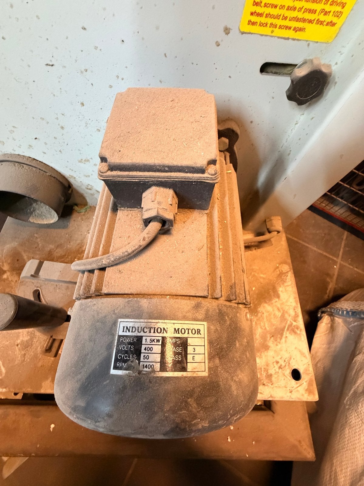 HBM Lintzaag 380 volt met onderstel en wielen, Ophalen, Gebruikt, 1200 watt of meer, Lintzaag