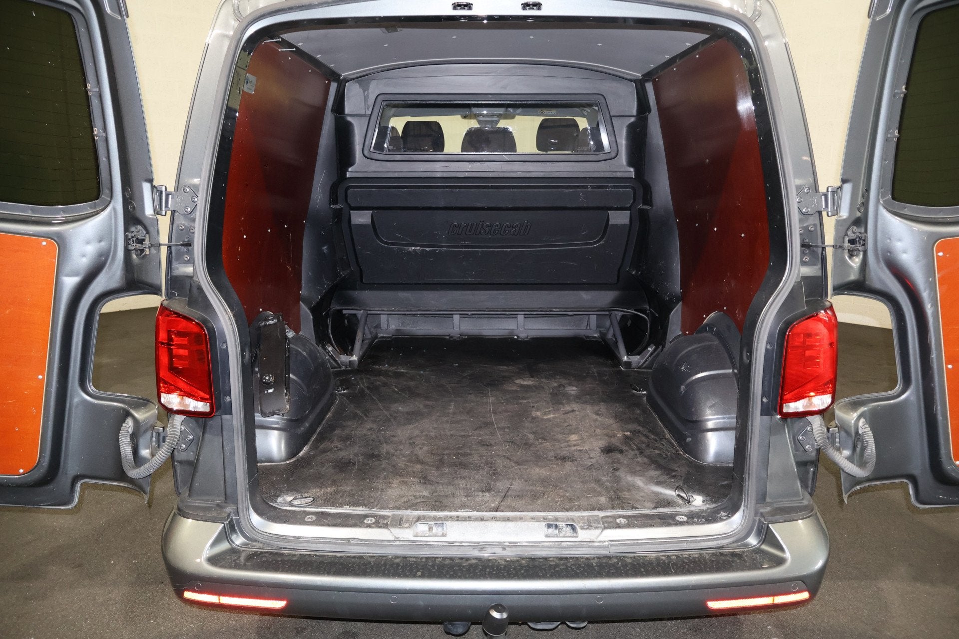 Volkswagen Transporter 2.0 TDI 150pk L2 H1 Bulli Automaat DC, Auto's, Stof, Gebruikt, Euro 6, 4 cilinders