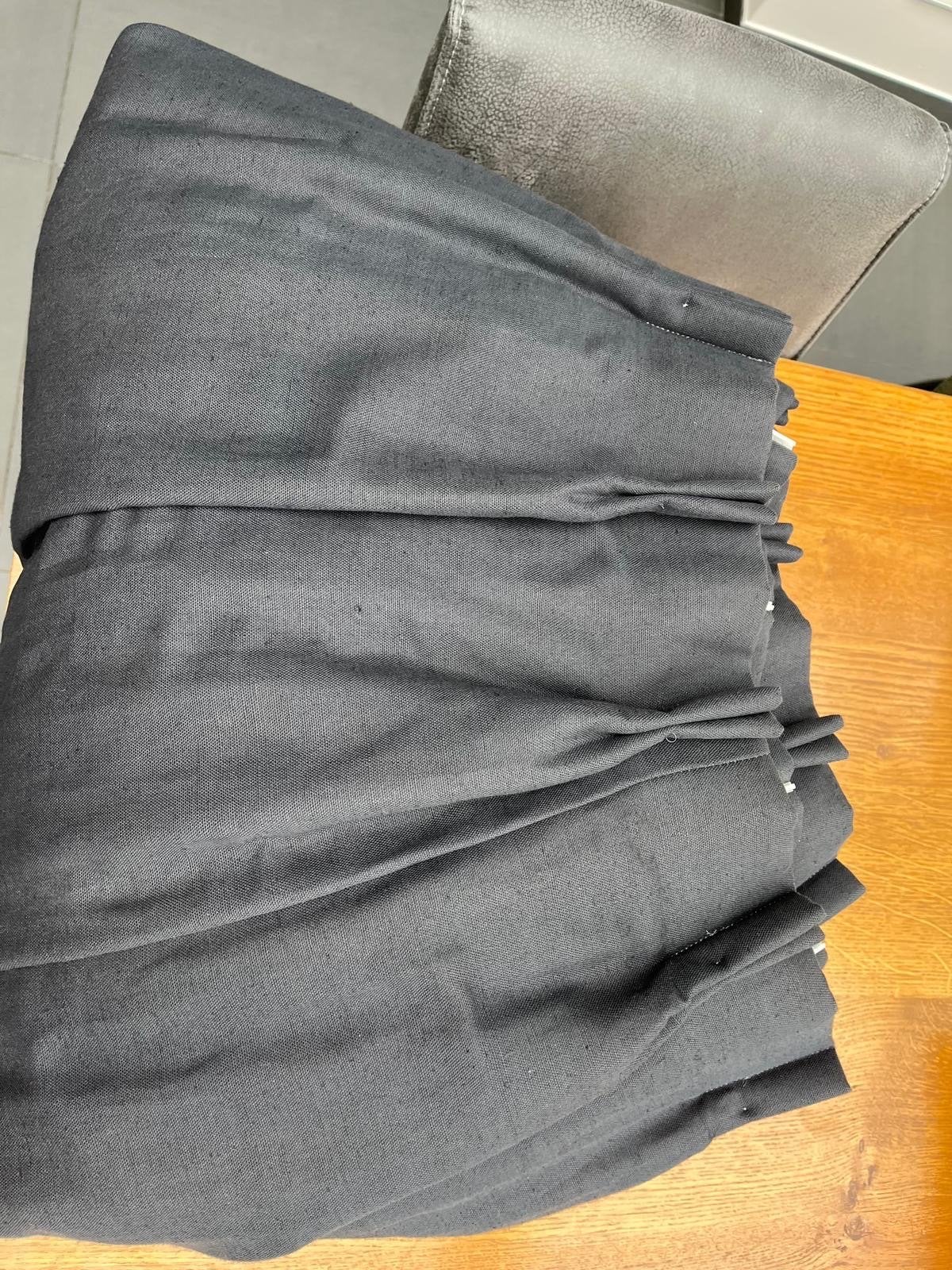 Donker grijze verduisterende gordijnen 190x235, Ophalen, Verduisterend, Zwart, Polyester