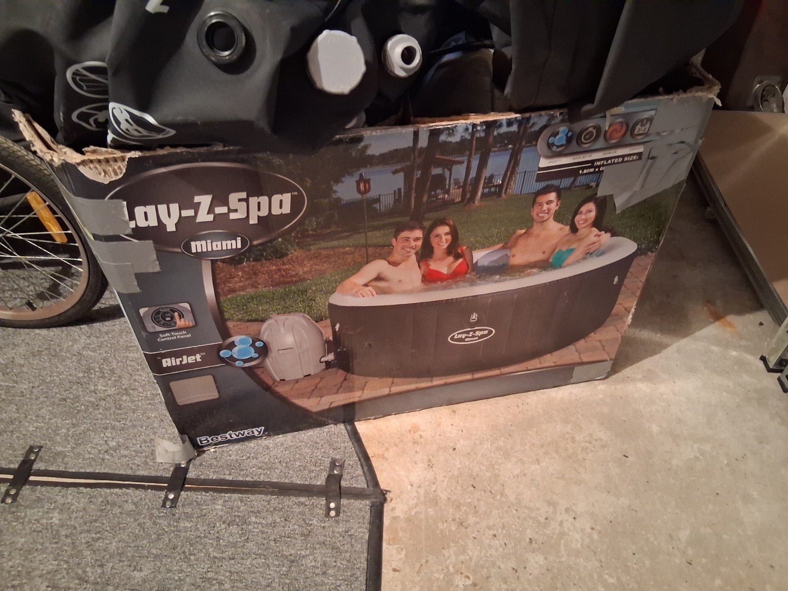 Lees advertentie Lay-Z-Spa Miami opblaasbare jacuzzi onderd, Gebruikt, Minder dan 80 cm, Opblaaszwembad, Rond