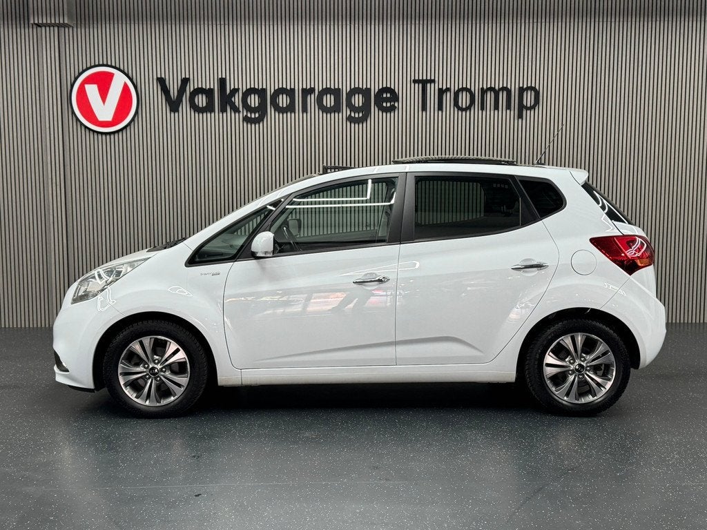 Kia VENGA 1.6 CVVT Automaat | Camera | Panorama, 15 km/l, Gebruikt, 4 cilinders, Met garantie (alle)