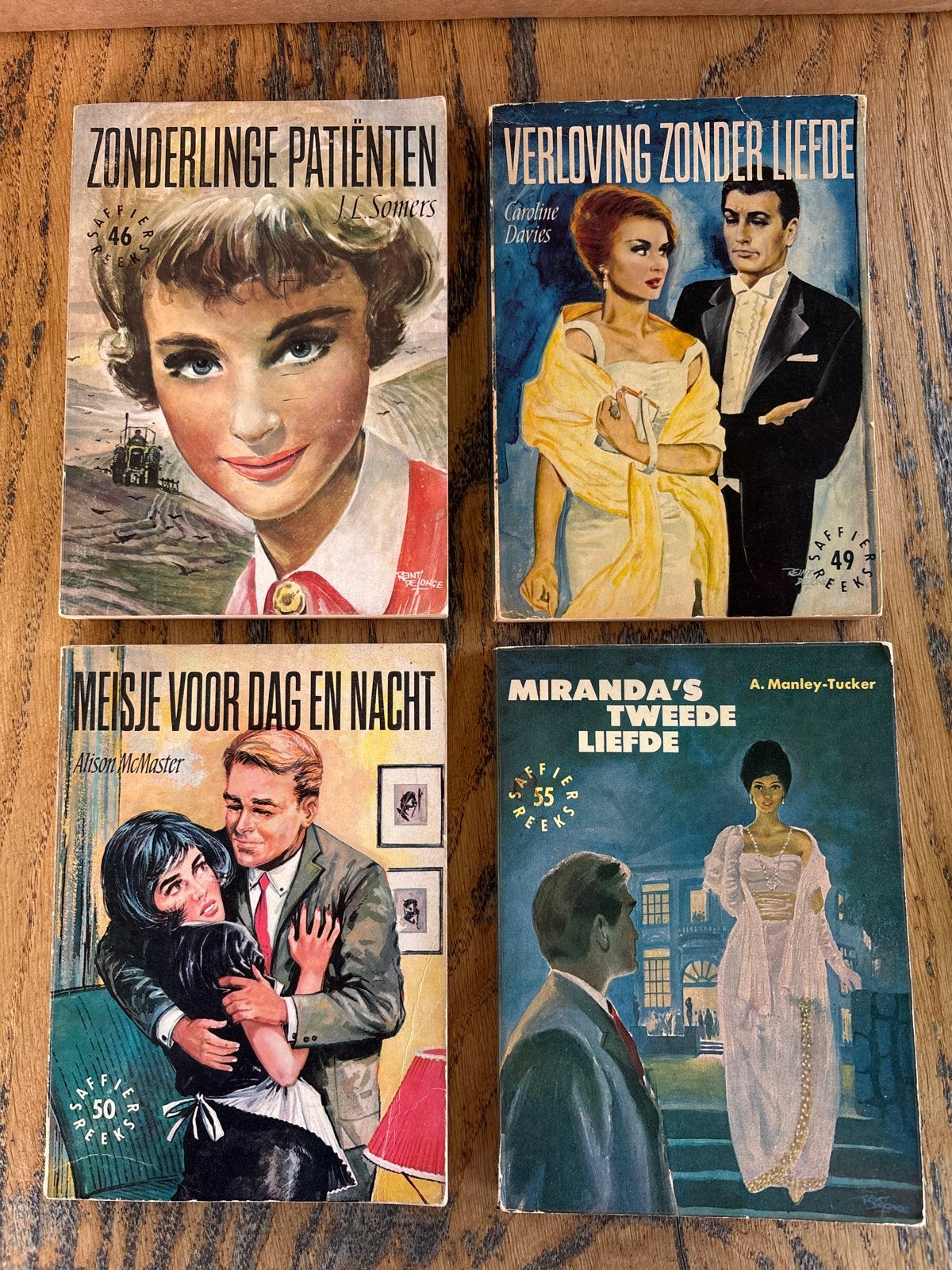 4 vintage Saffier reeks romans: Zonderlinge Patiënten e.a., Boeken, Ophalen of Verzenden, Gelezen, Nederland