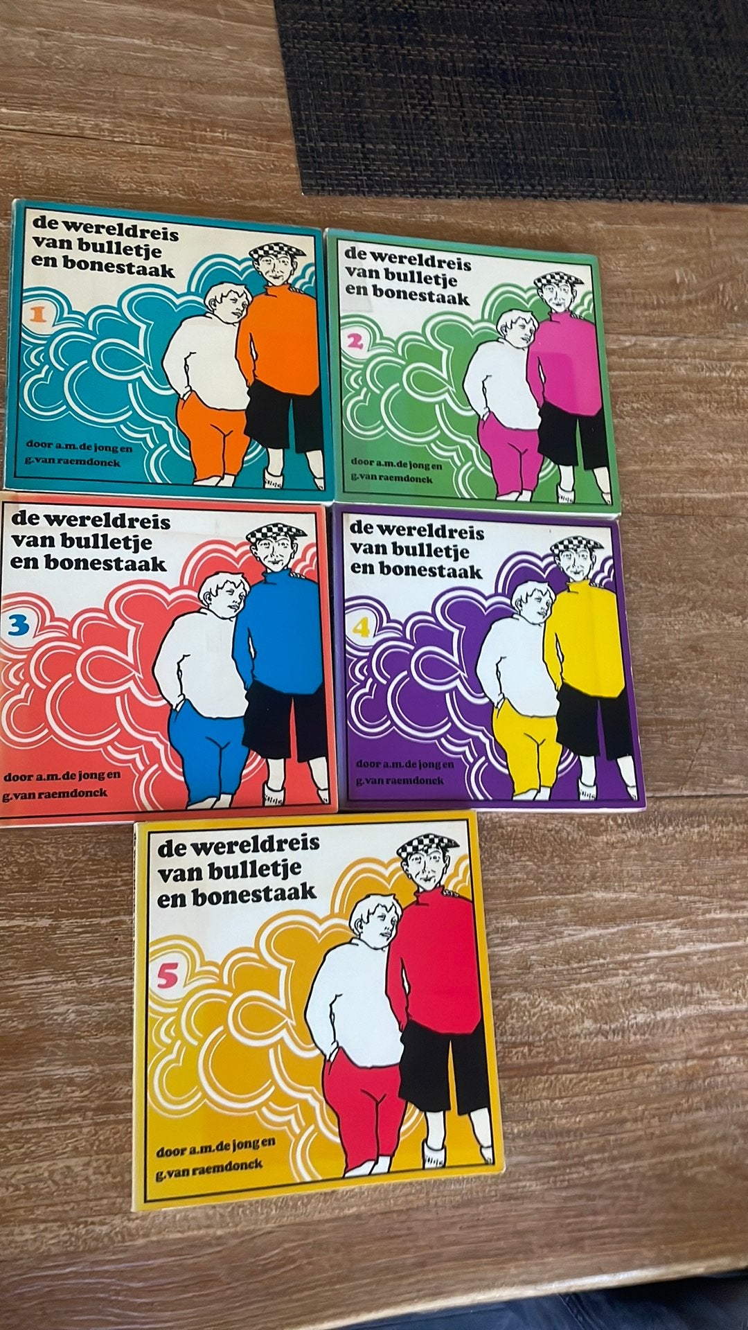 De wereldreis van bulletje en bonestaak - A.M de Jong, Meerdere stripboeken, Ophalen of Verzenden, Gelezen