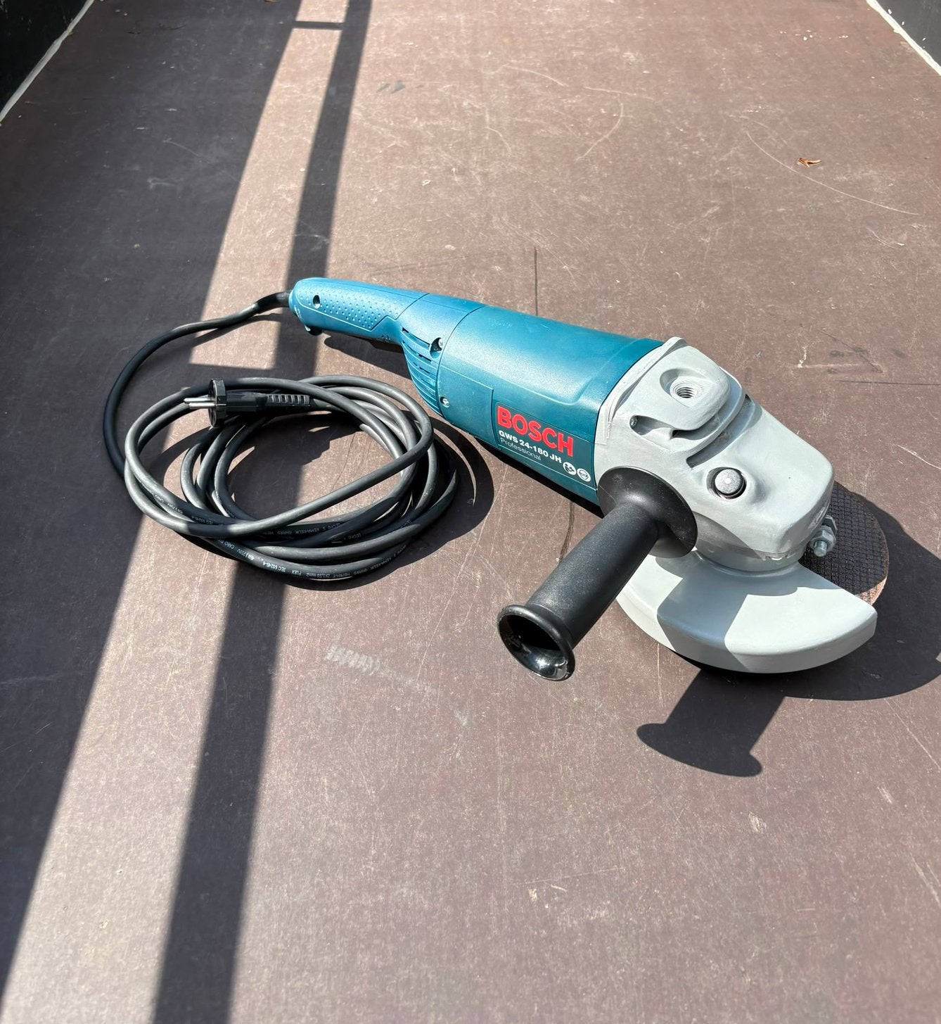Haakse slijper 180MM te huur!, Doe-het-zelf en Verbouw, Ophalen of Verzenden, Zo goed als nieuw, 1000 watt of meer, Haakse handslijpmachine
