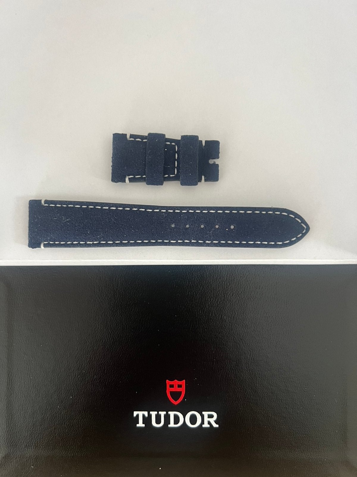 Suède band voor tudor black bay 58, Sieraden, Tassen en Uiterlijk, Horloges | Heren, Ophalen of Verzenden, Zo goed als nieuw, Staal
