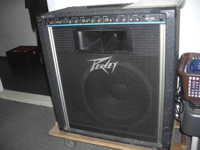 Vintage peavey versterker met boekjes / papieren, Muziek en Instrumenten, Versterkers | Bas en Gitaar, Ophalen, Gebruikt, 100 watt of meer